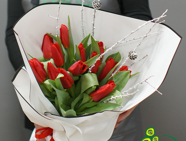 Bouquet of Dutch red tulips ''Mystery and Beauty'' photo